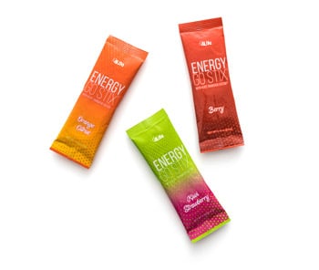 Sobres 4Life Energy Go Stix en colores naranja, rojo y verde, suplemento para aumentar la energía de forma práctica.